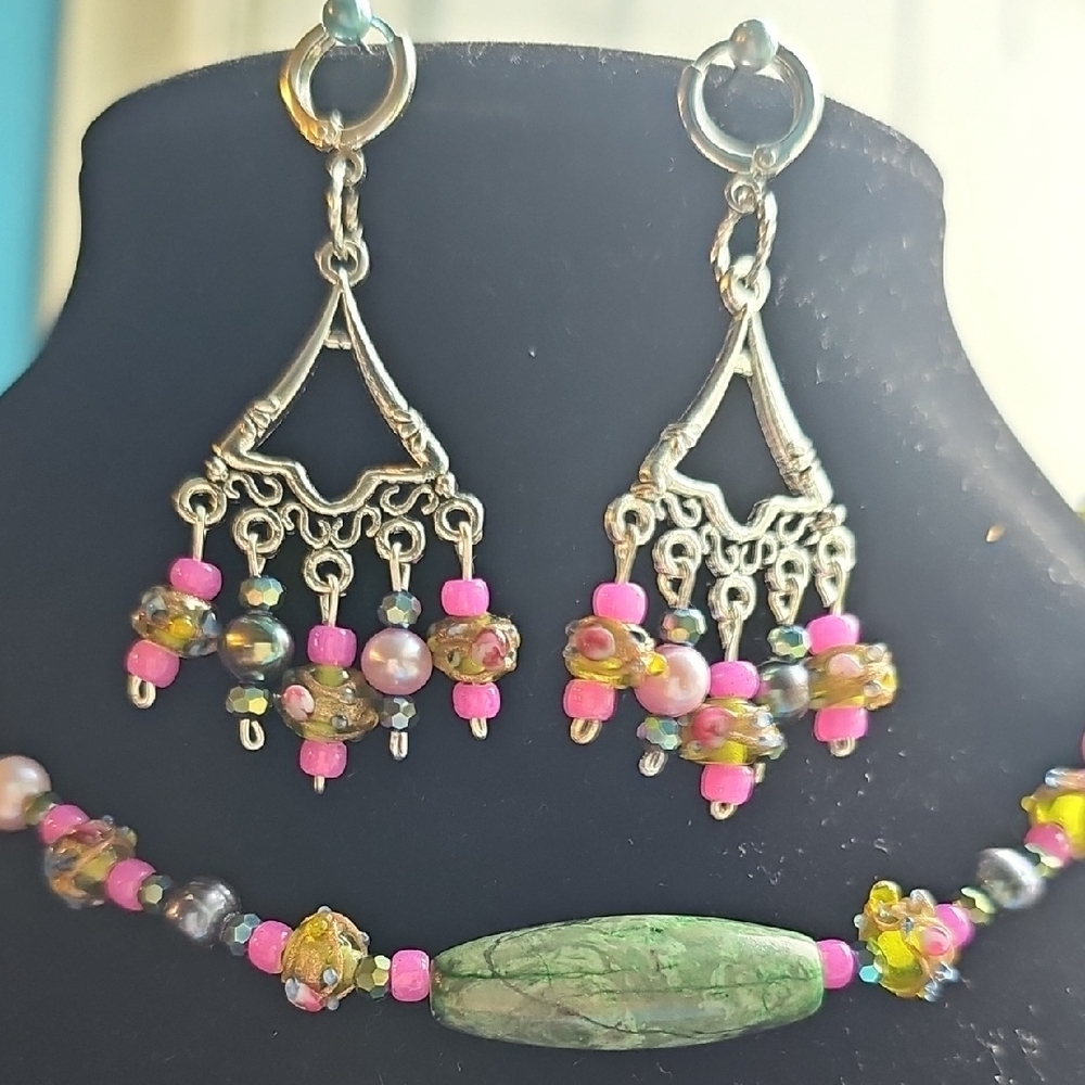 Lime Green Venetian Weeding Cake Beads, Genuine Pearls, Zarowsky Necklace Set